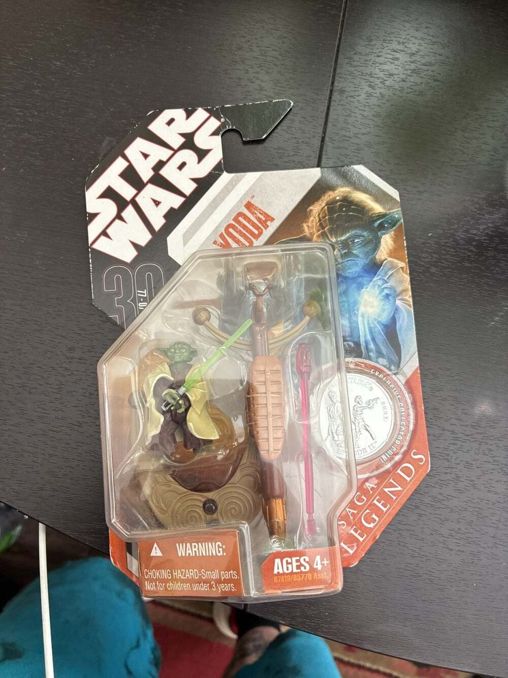 Hasbro Star Wars 30th Anniversary Saga Legends Yoda Action Figure with Exclusive
